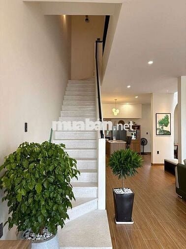 💥🏡CHO THUÊ BIỆT THỰ 3 TẦNG - 5PN- CÓ HỒ BƠI MẶT TIỀN PHAN ĐÌNH THÔNG