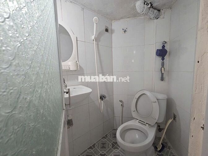 Phòng sinh viên giá rẻ có thang máy ngay vòng xoay Lê Đại Hành