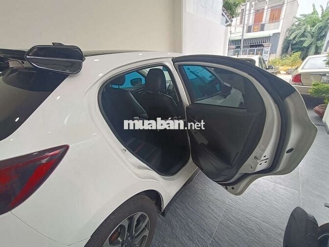 Bán Mazda2 2016 1.5 AT Hatchback Xe Đẹp Sẵn Dùng