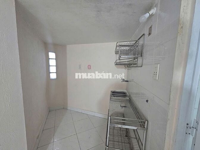 Phòng sinh viên giá rẻ có thang máy ngay vòng xoay Lê Đại Hành