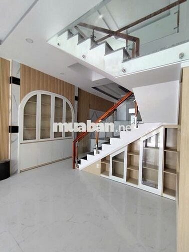 Nhà 1 trệt 1 lầu 4pn3wc 108m2 giá 2,28 tỷ SHR cách chợ bình chánh 15p