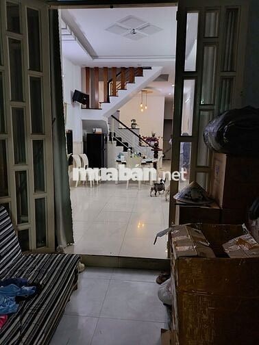 Nhà MT Bùi Quang Là, Vị trí đẹp, ngay ngã 4, 1T 1L, TL