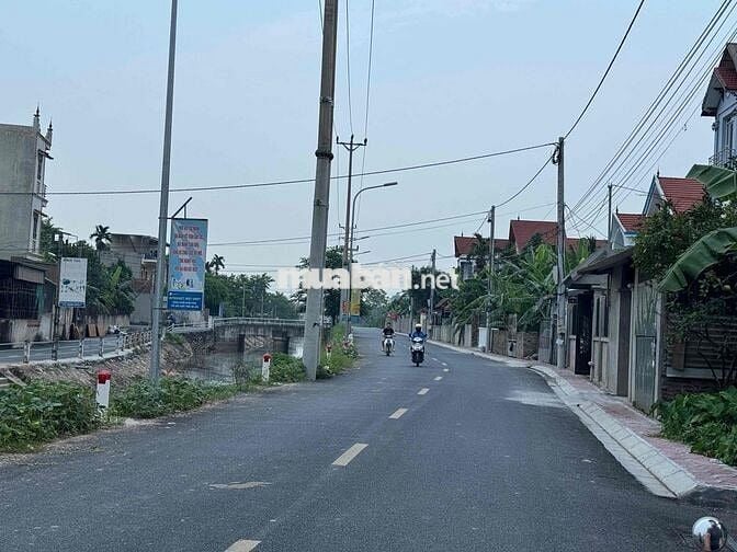 Đất thổ cư , đất sổ đỏ 200 m2 thôn bài trượng -quảng bị  hà nội