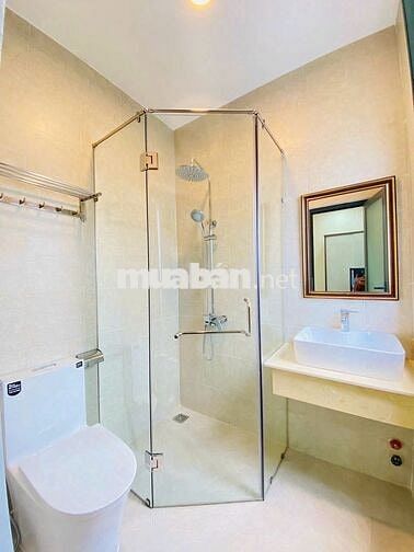 Ngay VinCom Nguyễn Xí! Bán nhà (6x7m) 5 tầng mới cứng - 8PN8WC