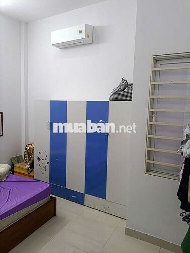 Nhà MT Bùi Quang Là, Vị trí đẹp, ngay ngã 4, 1T 1L, TL