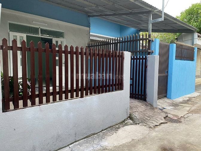 Nhà mới xây sạch đẹp, thiết kế sang trọng