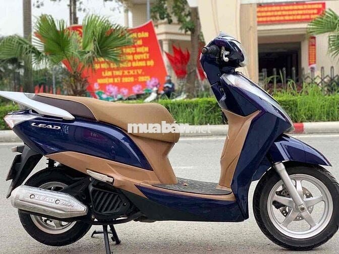 Bán lead 125 đky 2016 máy zin sơn zin chính chủ