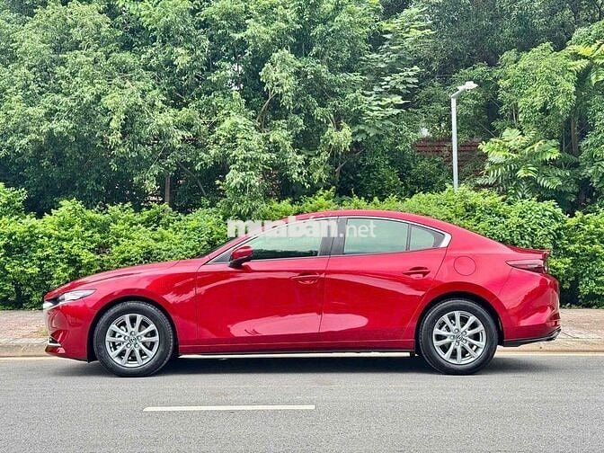Mazda 3 2023 1.5L Luxury - 27000 km