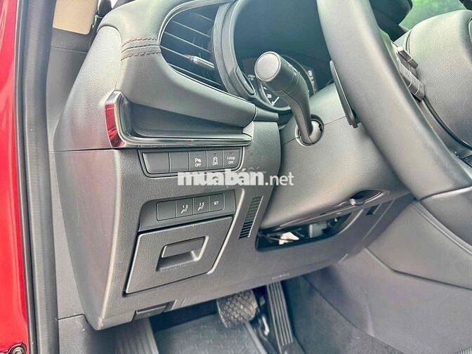 Mazda 3 2023 1.5L Luxury - 27000 km