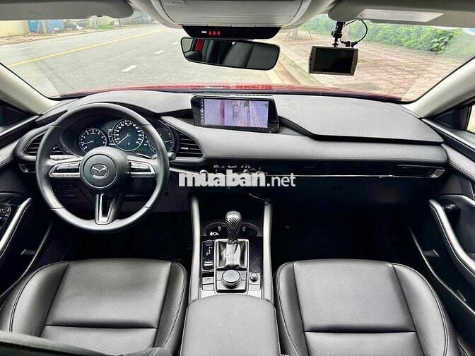 Mazda 3 2023 1.5L Luxury - 27000 km