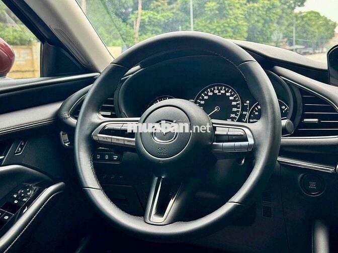 Mazda 3 2023 1.5L Luxury - 27000 km