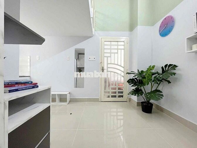 PHÒNG CÓ GÁC FULL NỘI THẤT CÓ THANG MÁY GẦN UTH Ở 4 NGƯỜI 4 XE