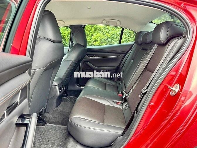 Mazda 3 2023 1.5L Luxury - 27000 km