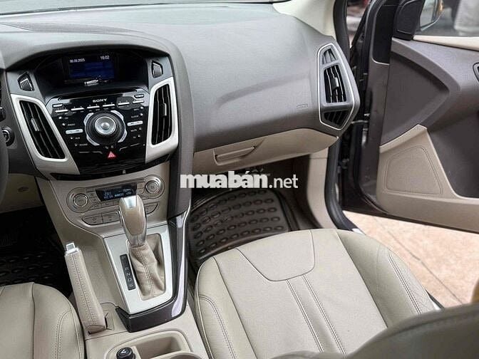 Ford Focus 2015 Màu Xám Sedan số tự động