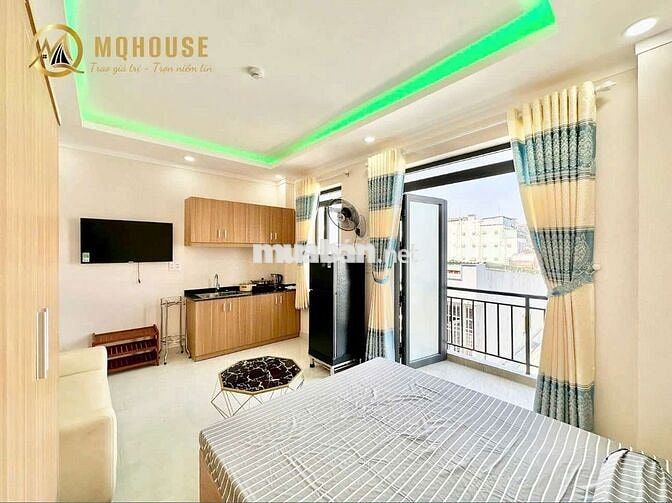 Căn Hộ Stu Ban Công View Thành Phố Full NT Tòa Nhà Thang Máy Hầm Xe
