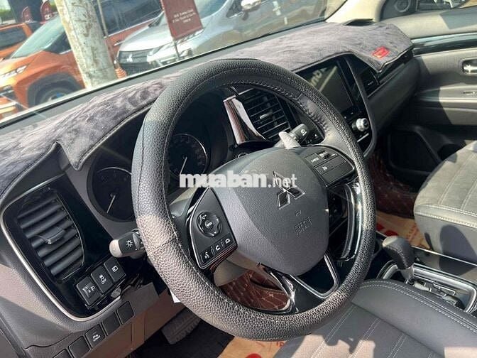 Mitsubishi Outlander 2024 2.0 CVT - 12048 km