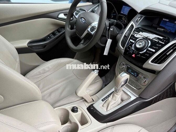 Ford Focus 2015 Màu Xám Sedan số tự động