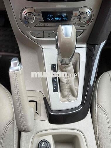 Ford Focus 2015 Màu Xám Sedan số tự động