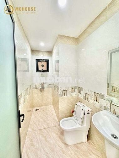 Căn Hộ Stu Ban Công View Thành Phố Full NT Tòa Nhà Thang Máy Hầm Xe