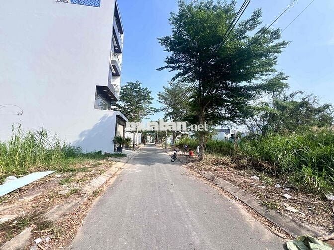 CHO THUÊ KHO 250m2 và 170m2  NGUYỄN VĂN TẠO NHẬN SAU 20 NGÀY