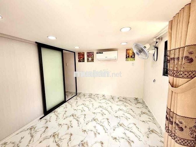 Bán nhà Quang Trung, 25m2, 3 Tầng, 2PN,Bước 3 bước ra tới chợ,Kế Bên V