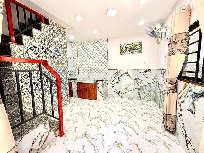 Bán nhà Quang Trung, 25m2, 3 Tầng, 2PN,Bước 3 bước ra tới chợ,Kế Bên V