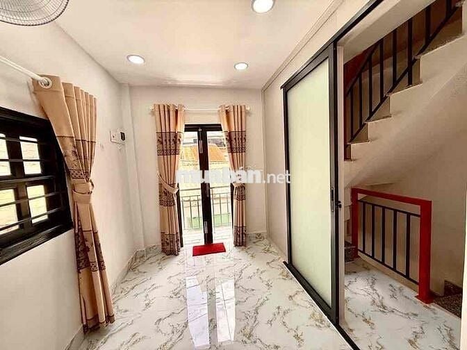 Bán nhà Quang Trung, 25m2, 3 Tầng, 2PN,Bước 3 bước ra tới chợ,Kế Bên V