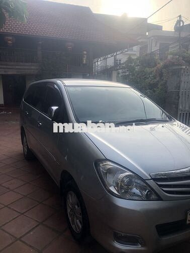Toyota Innova 2009 G - 220000 km