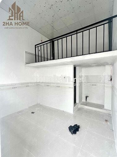 PHÒNG MỚI CÓ GÁC SẴN MÁY LẠNH 25m2, NGAY HOÀ BÌNH - TÔ HIỆU