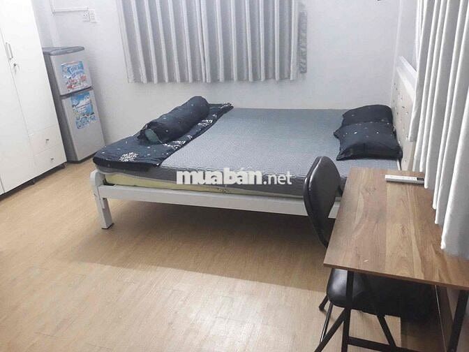 Phòng cho thuê Giá rẻ có cửa sổ trời Gần UEH CS B 1,4km