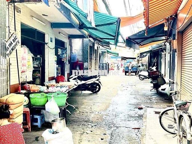 Bán nhà Quang Trung, 25m2, 3 Tầng, 2PN,Bước 3 bước ra tới chợ,Kế Bên V
