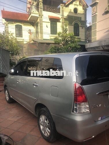 Toyota Innova 2009 G - 220000 km