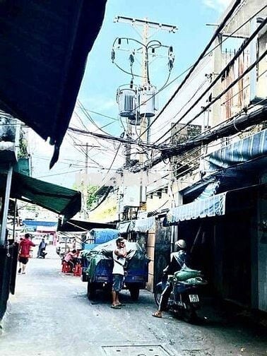 Bán nhà Quang Trung, 25m2, 3 Tầng, 2PN,Bước 3 bước ra tới chợ,Kế Bên V