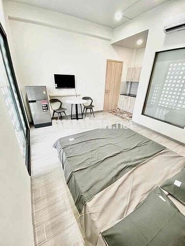 CĂN HỘ CỬA SỔ FULL NỘI THẤT THANG MÁY NGAY CẦU TRẦN QUANG DIỆU
