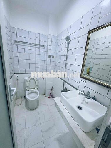 2 PHÒNG NGỦ 1 Trệt 1 LẦU NGAY ĐẦU TRƯỜNG CHINH P15 TÂN BÌNH