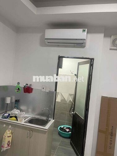 Chính chủ cần cho thuê phòng hơn 20m2 ngay Nguyễn Sơn , Tân Phú chỉ 3d