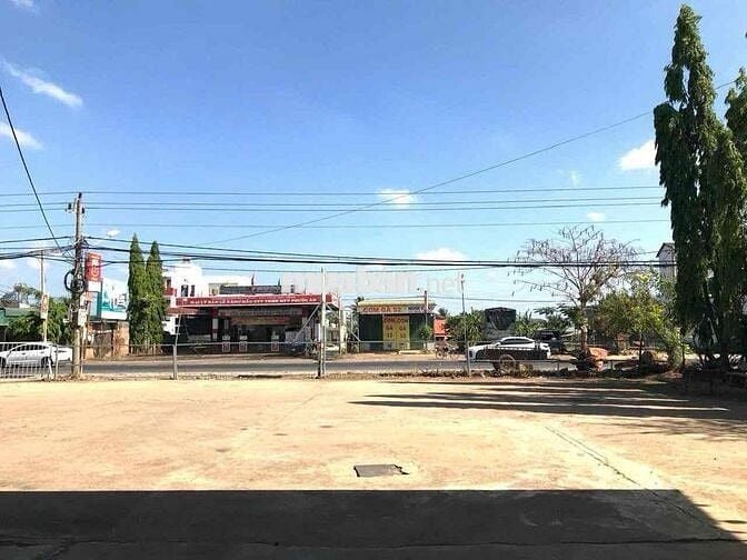 KHO, SHOWROOM 4500m2 QL14 BAN MÊ THUỘT BÁN HOẶC CHO THUÊ LH ***