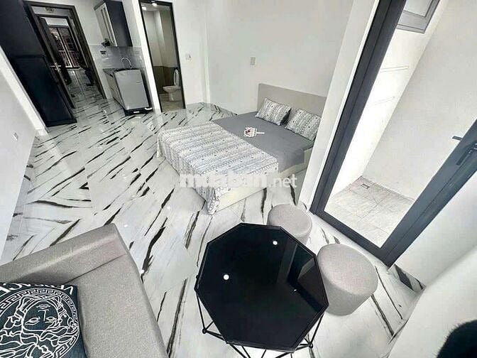 Căn Hộ 1PN Ban Công Và Cửa Sổ  _ Khu Vực An Ninh Đường Hoàng Hoa Thám