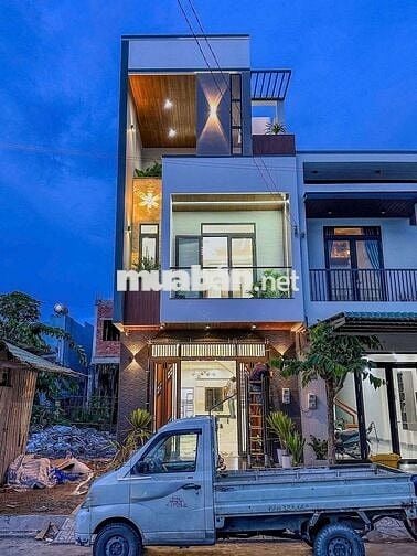 NHÀ 2 LẦU + FUL NỘI THẤT CAO CẤP - KDC HỒNG LOAN