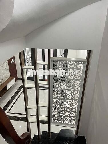 Bán căn hộ khu Việt Hưng - 30m2 -5 tầng- full nội thất cao cấp. 5 tỷ9