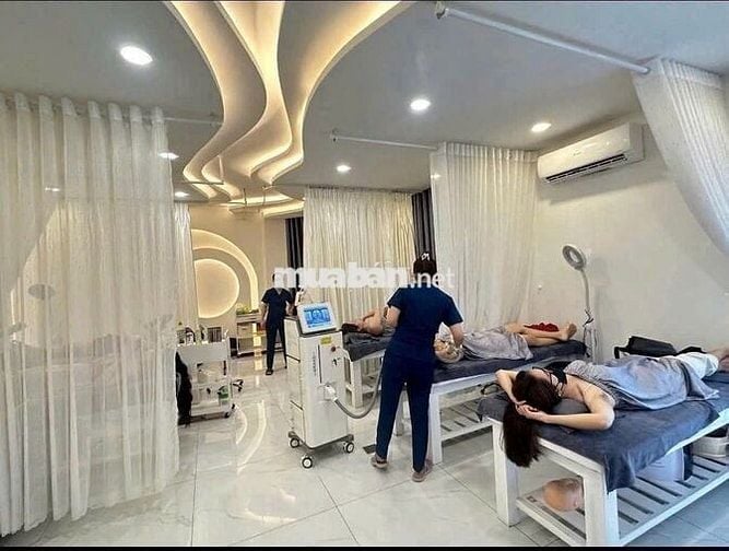 Cho Thuê Nhà Đẹp Rộng Thang Máy Đường Lê Văn Sỹ, Phú Nhuận (KD Tự Do)
