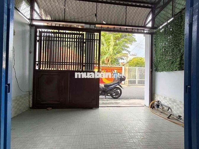 NHÀ TT.HÓC MÔN 2 TẦNG 3PN 2WC – DTSD 100M2– MẶT TIỀN NHỰA 8M THÔNG