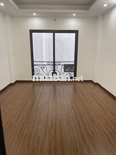 Bán căn hộ khu Việt Hưng - 30m2 -5 tầng- full nội thất cao cấp. 5 tỷ9