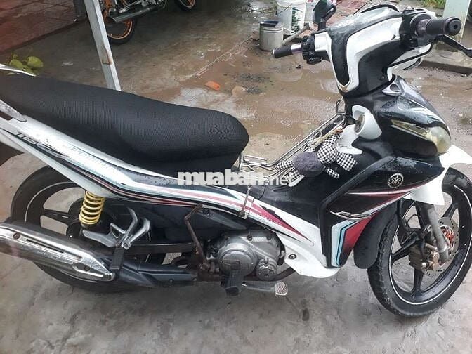 Xe số Yamaha trắng đen