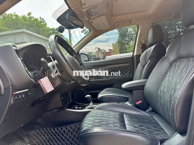Mitsu Outlander 2023 Premium 2.0 CVT - 30000 km