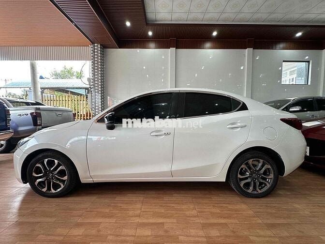 Mazda 2 2022 1.5L AT Standard - 60000 km