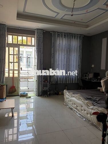 HOT- Bán gấp nhà 2 lầu DT 5x20, đường 6m, gần chợ Tân Phú Cường Q12