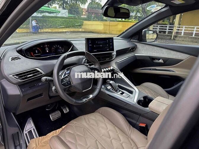 Peugeot 5008 GT line 1.6 AT sản xuất 2024 đi 8k km
