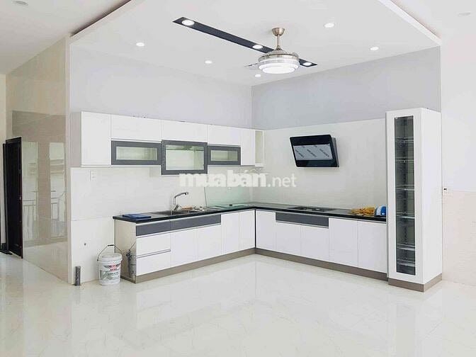 nhà đẹp 10x16 mặt tiền A6 Hưng Phú lộ 30m giá 13 tỷ 900tr (TL ít)