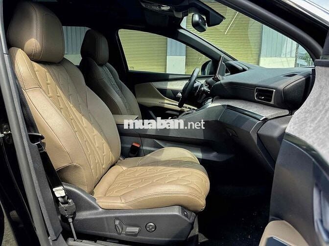 Peugeot 5008 GT line 1.6 AT sản xuất 2024 đi 8k km